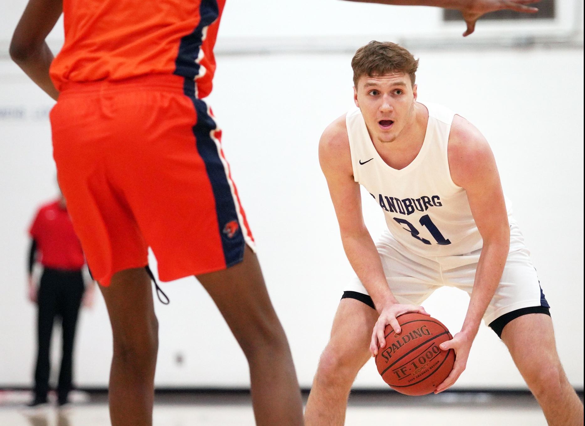 Williams Drops Season-High 21 for Chargers in Win to Close Regular Season