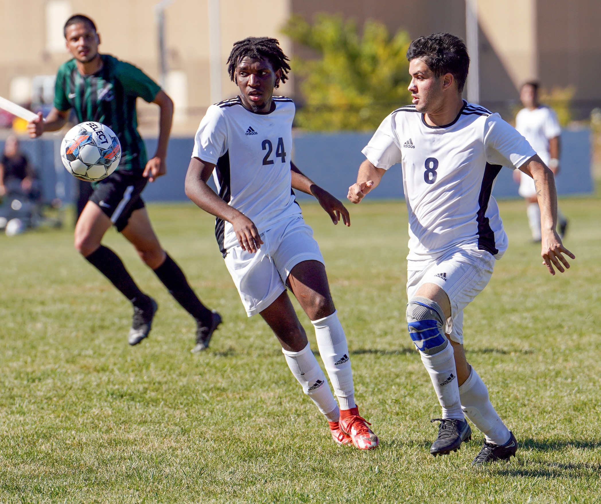 Chargers Wrap Up Regular Season With 2-1 Loss to Chaps