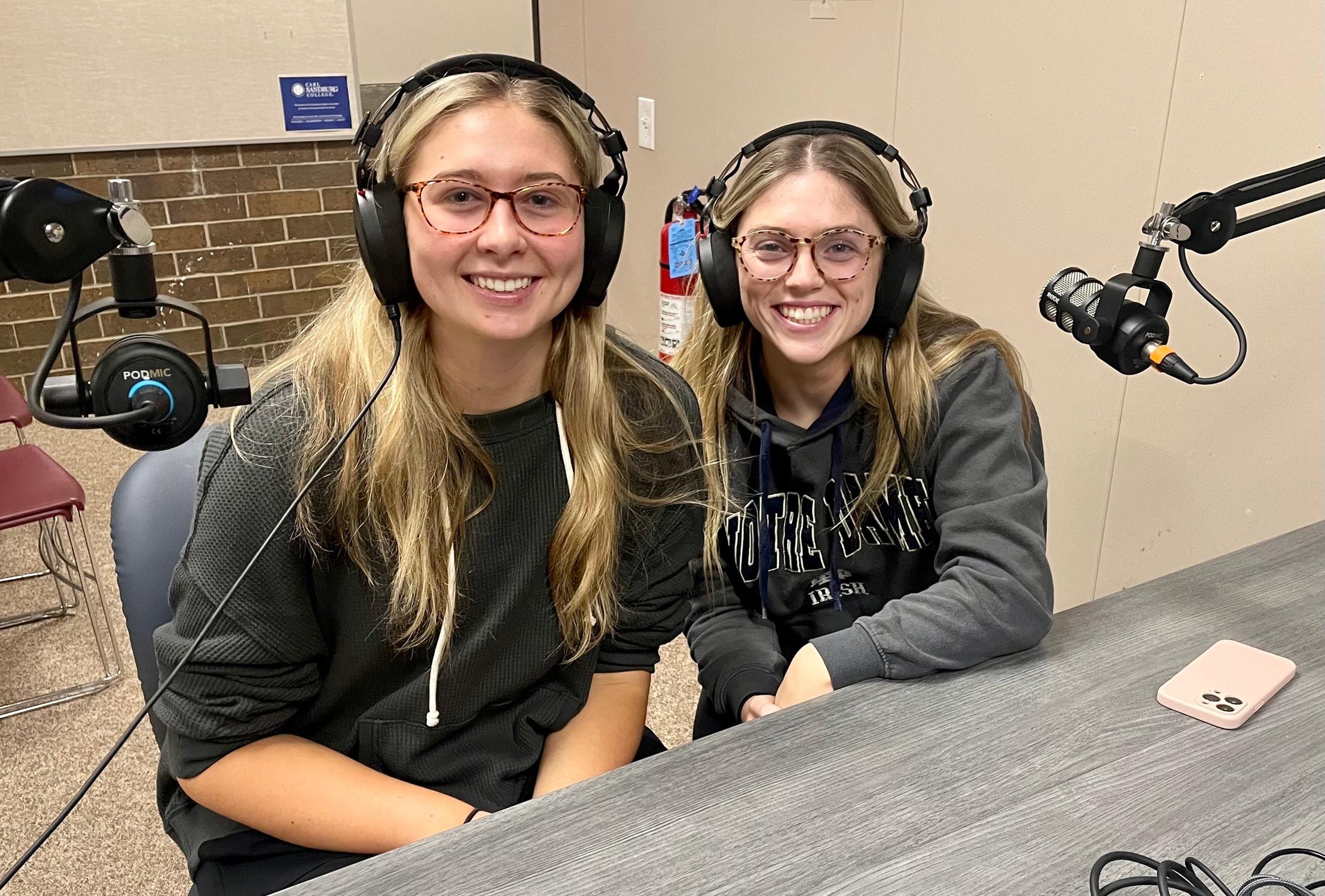 Lilly Isenhour (left) and Elly Bentley (right)