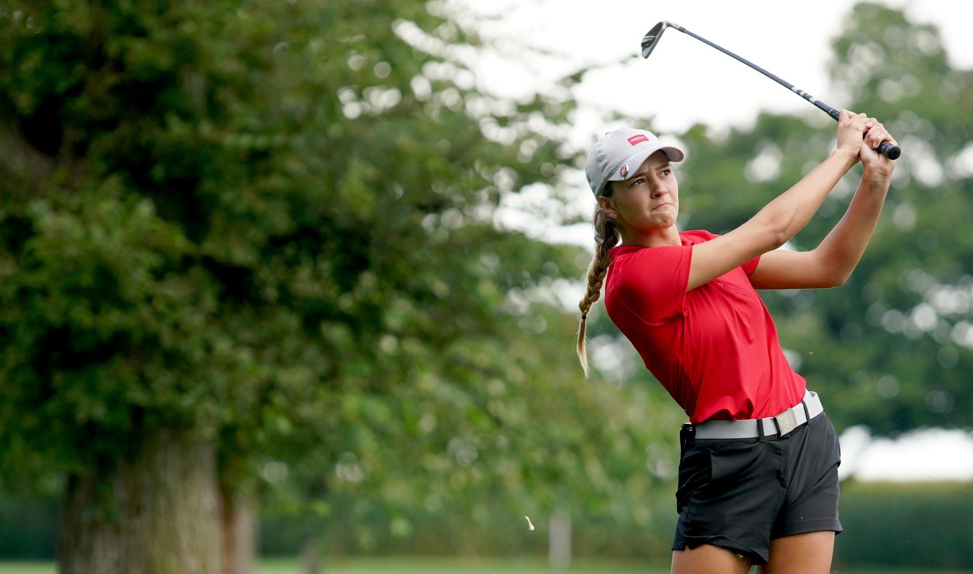 Women's golfer