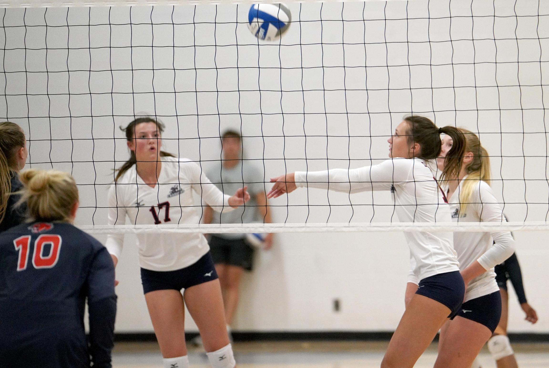 Chargers Close Out Region IV Crossover With Sweeps of Elgin, Lake County